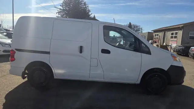 2017 Nissan NV200 S, NO ACCIDENTS, WORK VAN, CERTIFIED - Photo 6