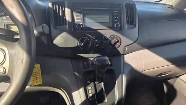2017 Nissan NV200 S, NO ACCIDENTS, WORK VAN, CERTIFIED - Photo 12