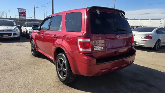 2011 Ford Escape XLT, V6, HAS RUST, DRIVES WELL, 185KMS, AS IS - Photo 3