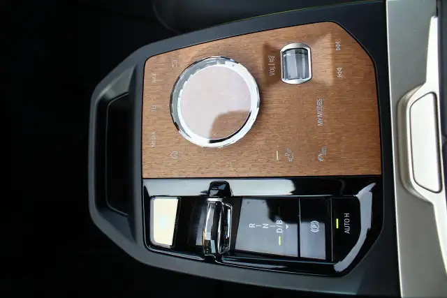 2023 BMW iX 40 Xdrive M-pack premium comfort executiv mass seat - Photo 17