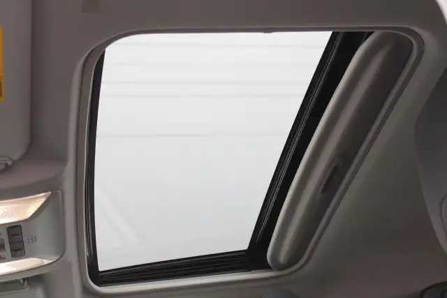 2025 Toyota RAV4 XLE AWD - Photo 17