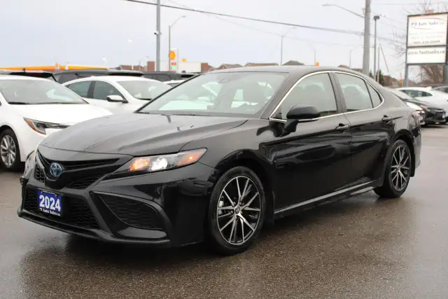 2024 Toyota Camry HYBRID SE - Photo 2
