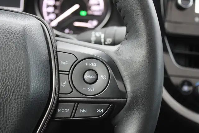 2024 Toyota Camry HYBRID SE - Photo 12