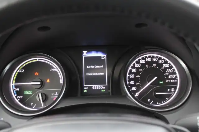 2024 Toyota Camry HYBRID SE - Photo 14