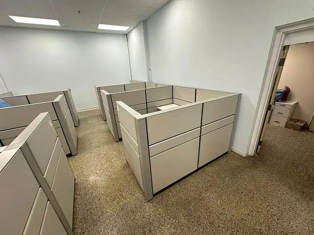 Modern Design Meets Performance – Teknion TOS System For Sale! - Photo 10