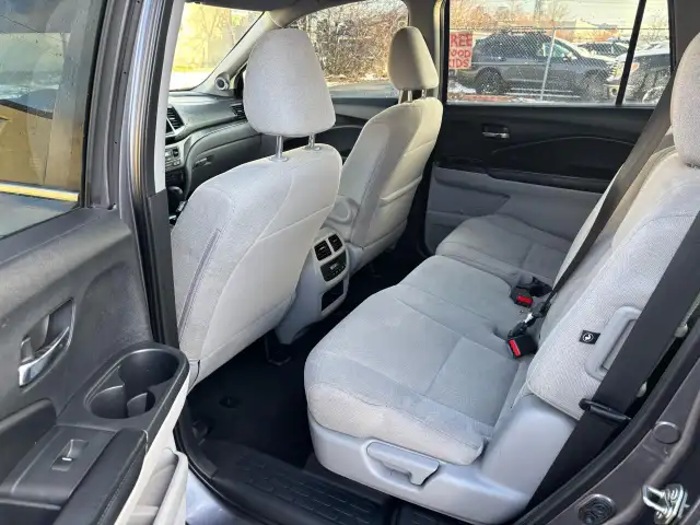 2016 Honda Pilot LX AWD - Photo 9