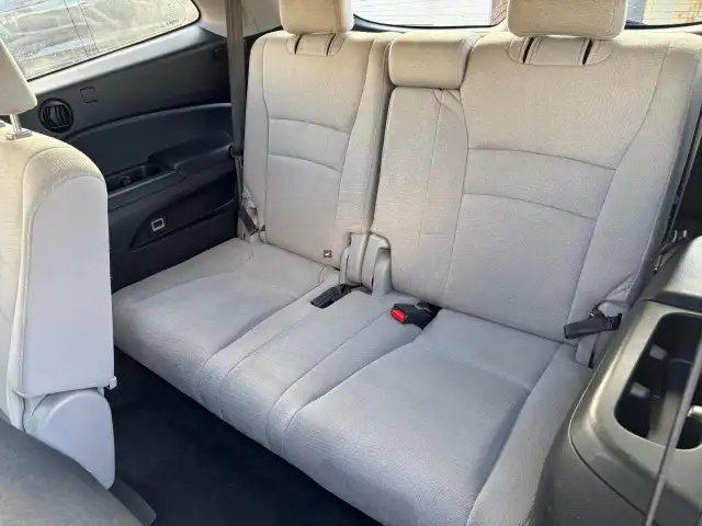 2016 Honda Pilot LX AWD - Photo 14