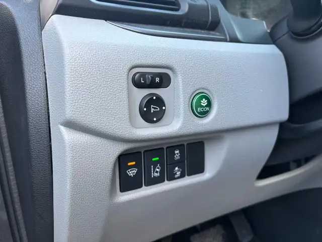 2016 Honda Pilot LX AWD - Photo 16