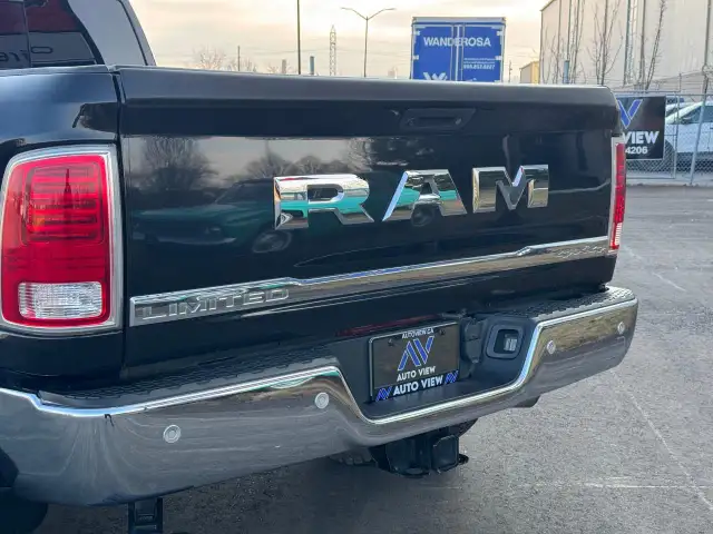 2017 RAM 3500 Limited DEALER SERVICED - Photo 17