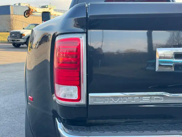 2017 RAM 3500 Limited DEALER SERVICED - Photo 18