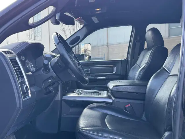 2017 RAM 3500 Limited DEALER SERVICED - Photo 32