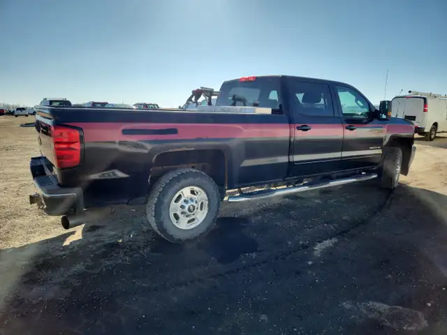 2015 Chevrolet Silverado 2500HD - Photo 4