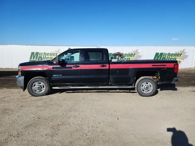 2015 Chevrolet Silverado 2500HD - Photo 5