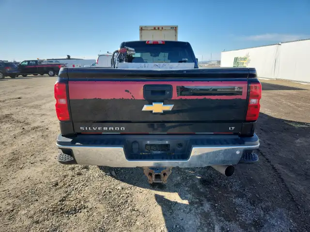 2015 Chevrolet Silverado 2500HD - Photo 6