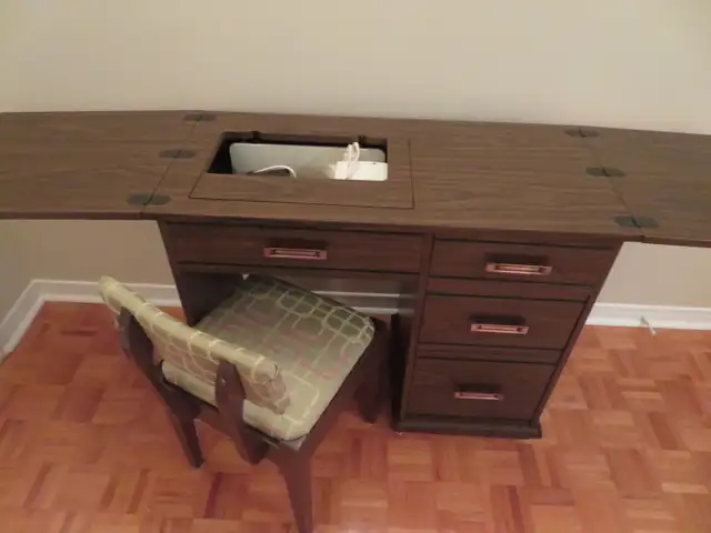 Machine à coudre Vigorelli, meuble et chaise - Photo 5