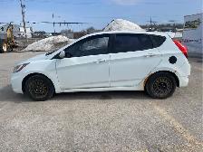 2012 Hyundai ACCENT - Photo 8