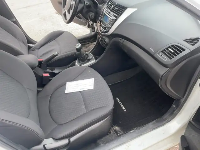 2012 Hyundai ACCENT - Photo 23