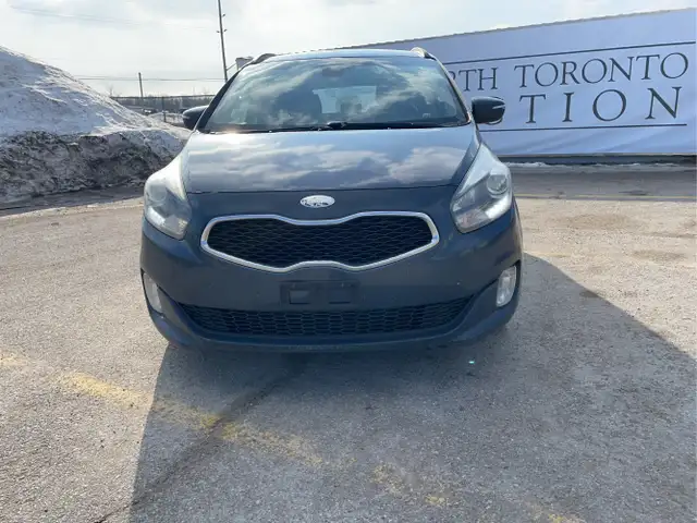 2014 Kia Rondo - Photo 2