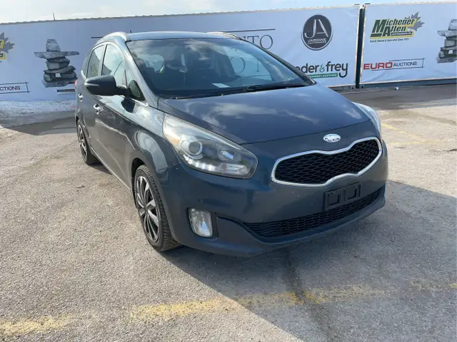 2014 Kia Rondo - Photo 3