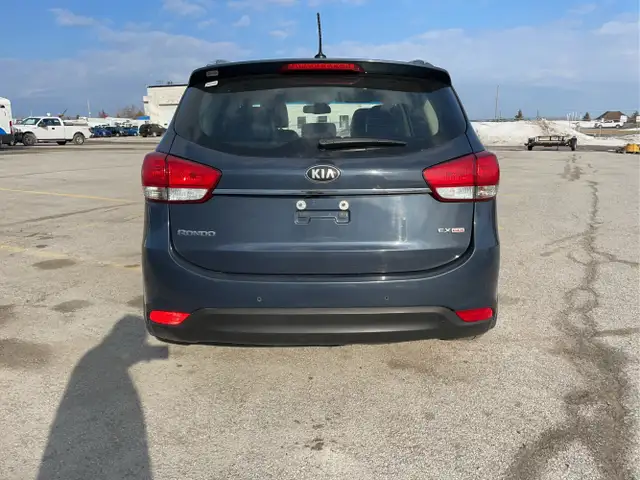 2014 Kia Rondo - Photo 6