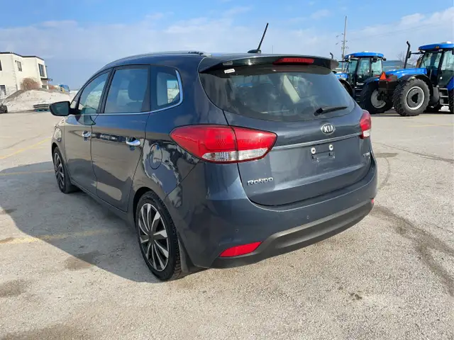 2014 Kia Rondo - Photo 7