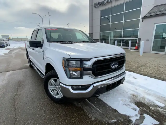 2023 Ford F150 Crew XLT 4x4 | 5.0L V8 | Ford Pass | BU Camera |