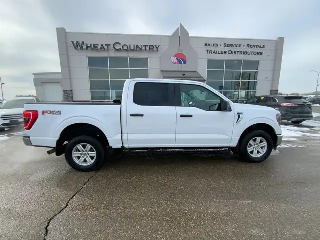 2023 Ford F150 Crew XLT 4x4 | 5.0L V8 | Ford Pass | BU Camera | - Photo 9