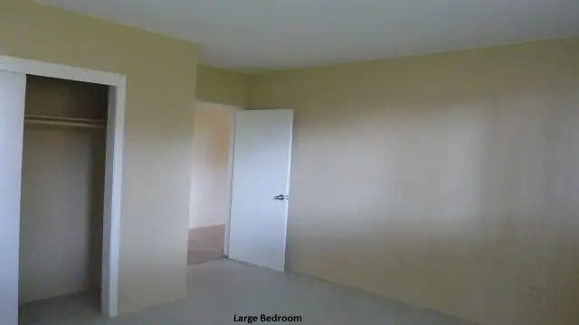 NORTHEND 1 BEDROOM APARTMENT - Photo 5