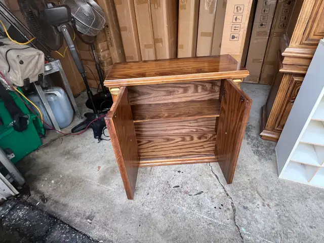 Free delivery used Vintage Wooden Side Table with Lion Knobs - Photo 3