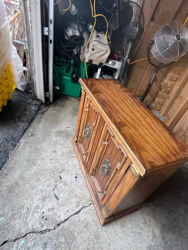 Free delivery used Vintage Wooden Side Table with Lion Knobs - Photo 4