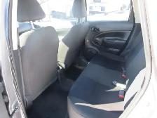 2016 Nissan Versa Note S Cloth Interior Rear Wiper FWD - Photo 10