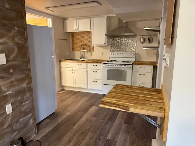 Fabulous 2 Bedroom Fairview Flat - Photo 4