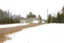Cap-Pele - Bungalow with Att Garage and Dld Garage $339,900!