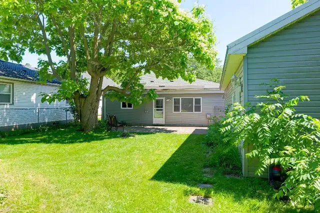 3 Bedroom Student Rental - Photo 5