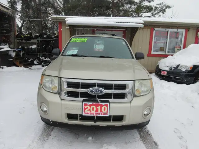 2010 Ford Escape XLT - Photo 2