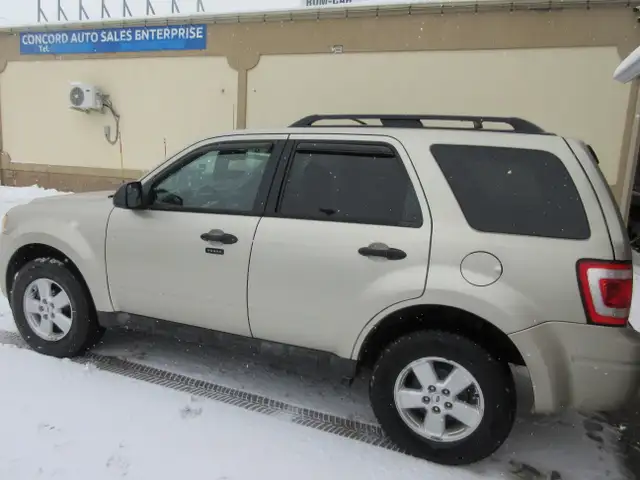 2010 Ford Escape XLT - Photo 10