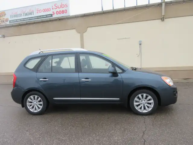 2011 Kia Rondo EX - Photo 5