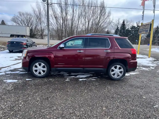 2017 GMC Terrain - Photo 2
