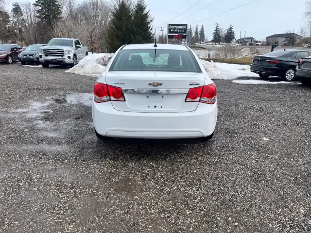 2014 Chevrolet Cruze 4dr Sdn 2LS - Photo 2