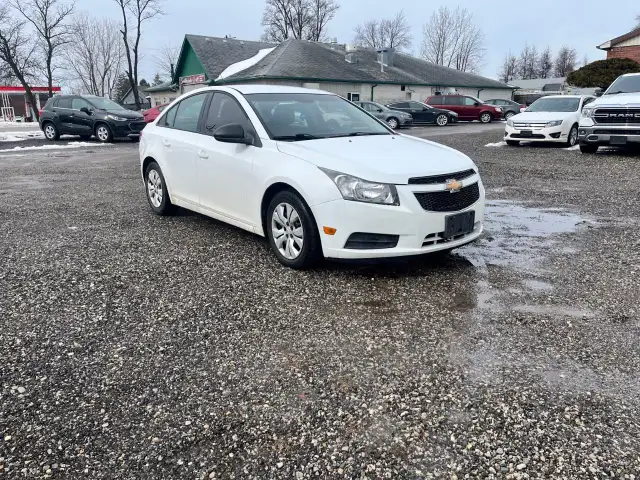 2014 Chevrolet Cruze 4dr Sdn 2LS - Photo 4
