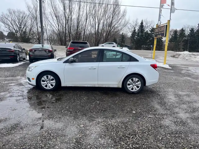 2014 Chevrolet Cruze 4dr Sdn 2LS - Photo 5