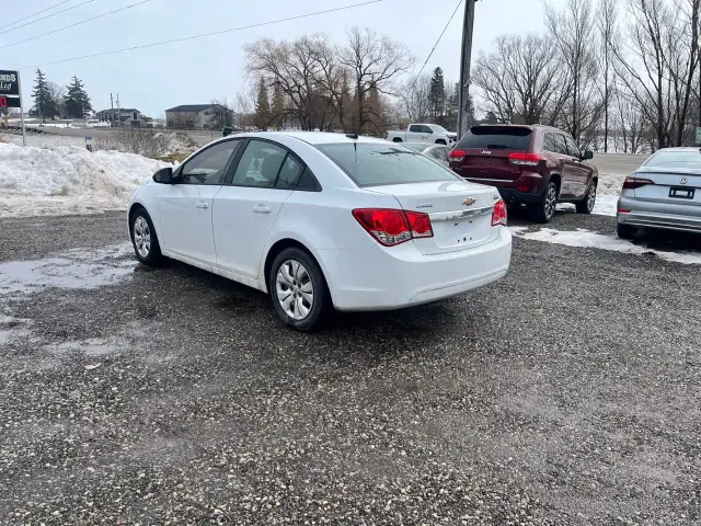 2014 Chevrolet Cruze 4dr Sdn 2LS - Photo 8