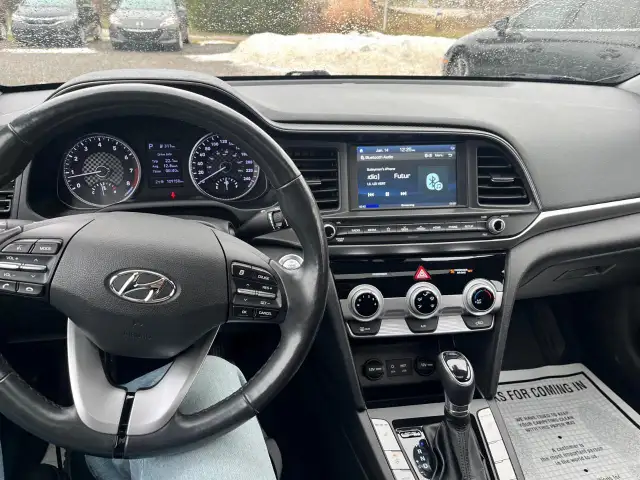 2020 Hyundai Elantra Preferred w/Sun & Safety Package IVT - Photo 9