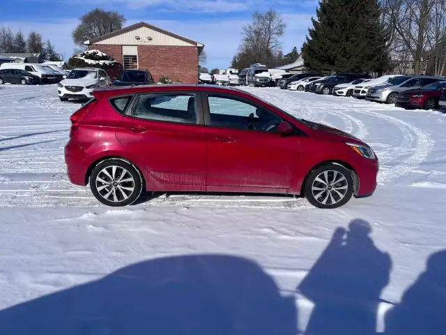 2017 Hyundai Accent 5DR HB AUTO SE - Photo 6
