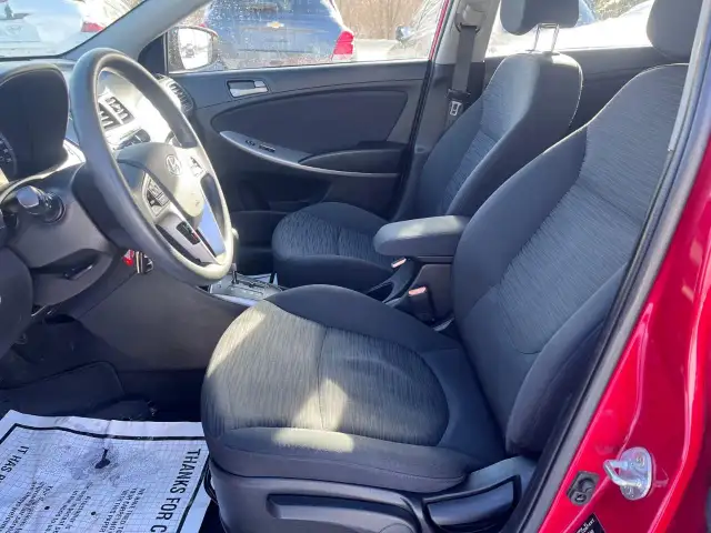 2017 Hyundai Accent 5DR HB AUTO SE - Photo 12