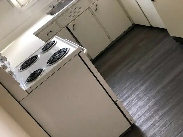 Available Now Large 2 Bedroom Apartment Evans Avenue Heat HW Inc - Photo 5