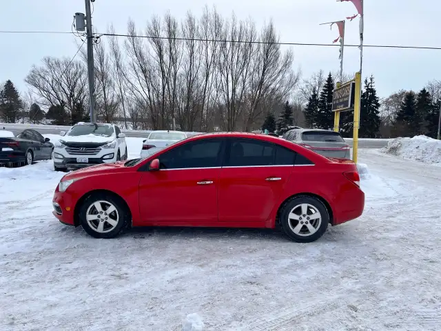 2015 Chevrolet Cruze - Photo 2