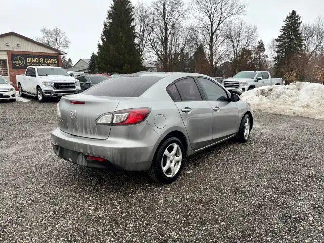 2011 Mazda Mazda3 - Photo 5