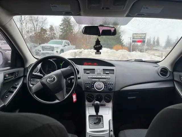 2011 Mazda Mazda3 - Photo 10