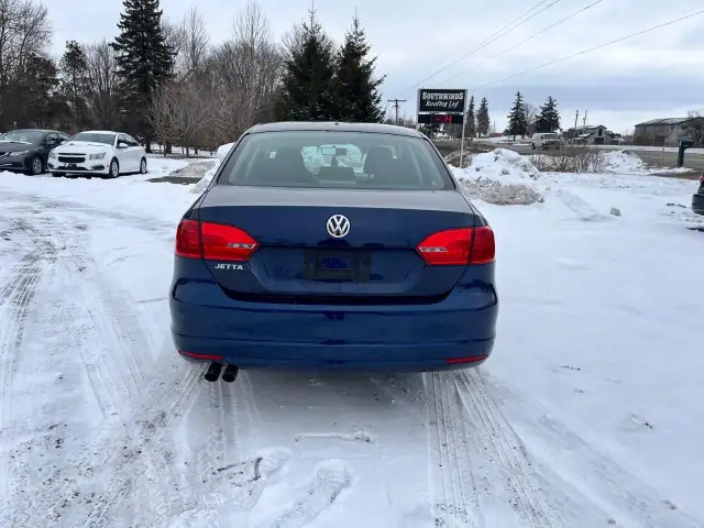 2014 Volkswagen Jetta Sedan 4dr 2.0L Auto Trendline - Photo 4
